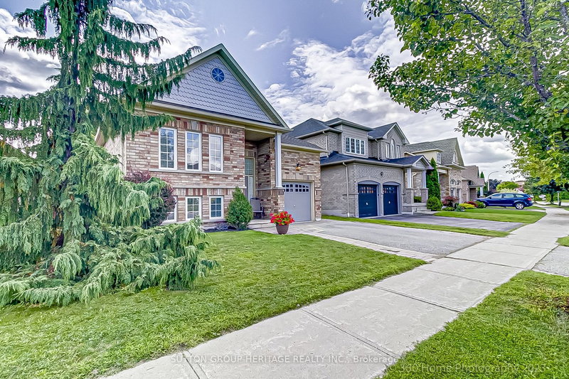 75 Fencerow Dr, Whitby, L1R 3N2 | Image 3