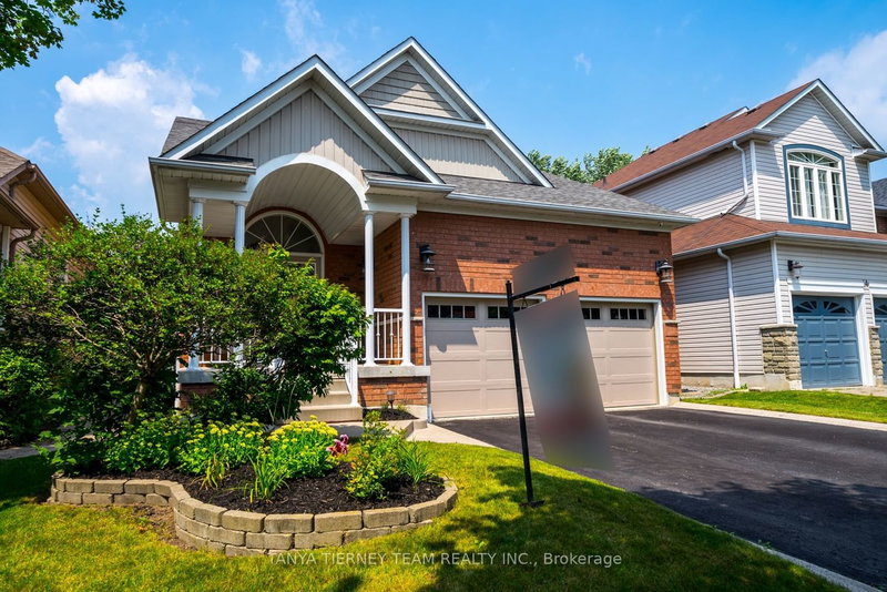 16 Cody Ave, Whitby, L1M 1K8 | Image 2