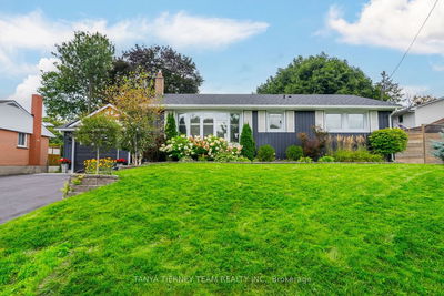 54 Mitchell Ave, Whitby - Brooklin image-0-2