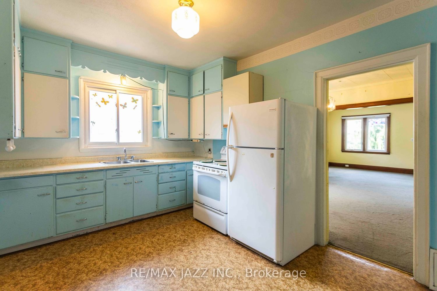 Listing Image 10