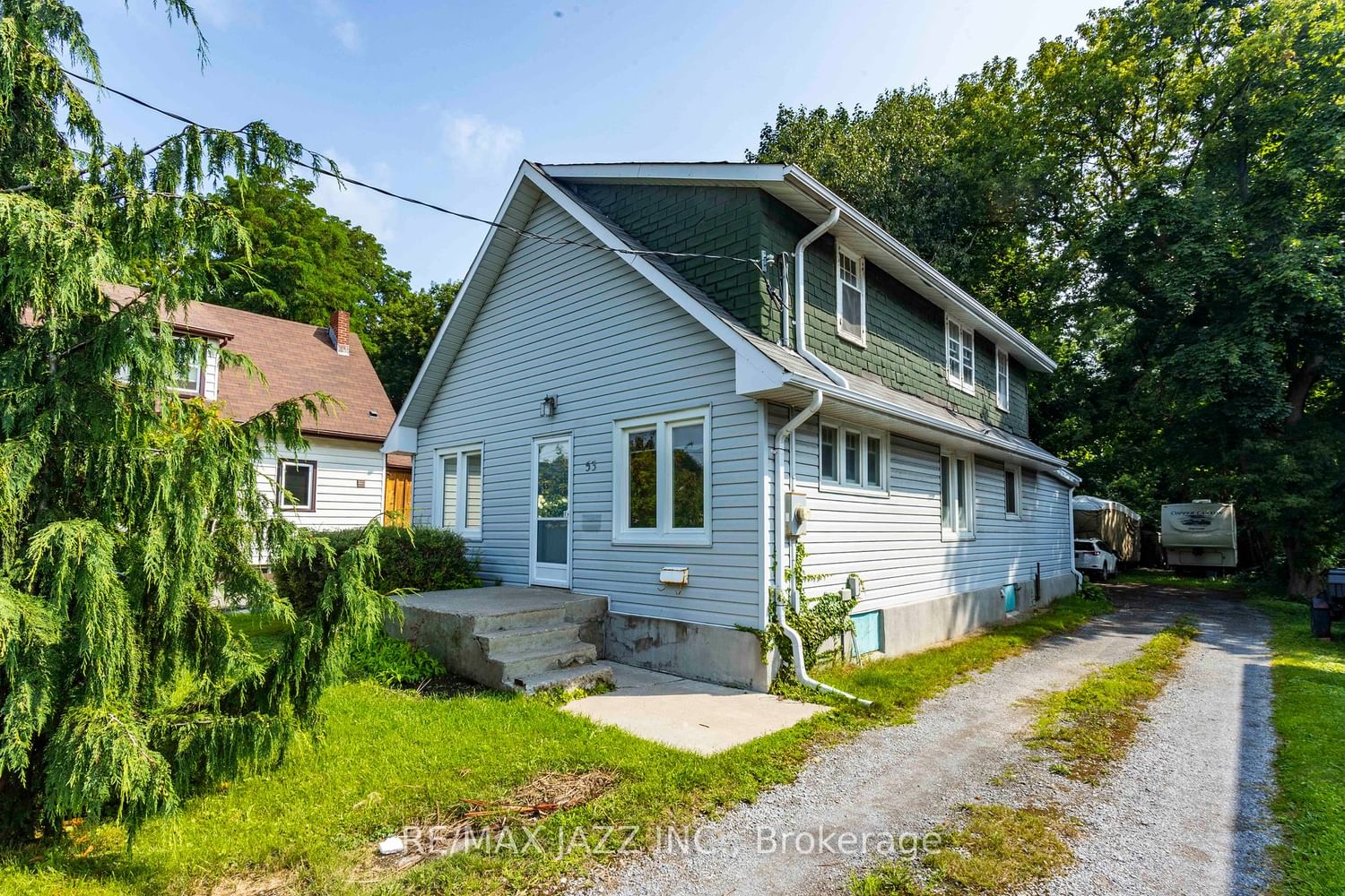 Listing photo 2