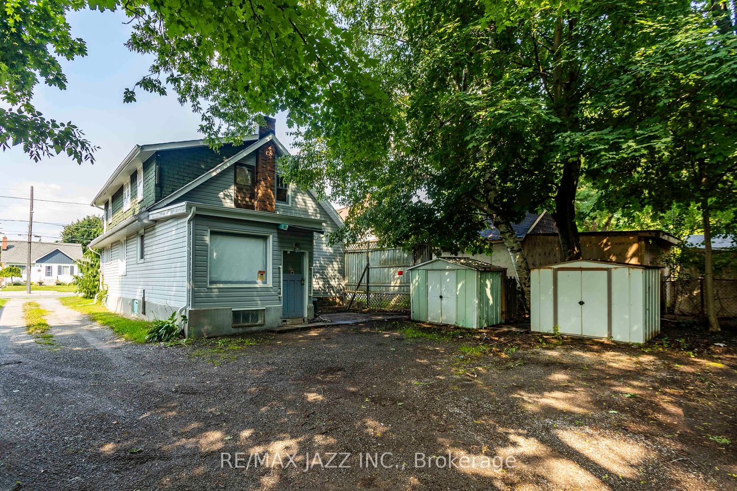 Listing photo 3
