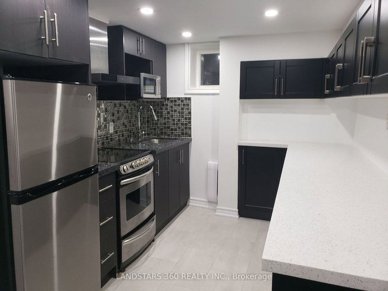 Lower - 88 Harris Ave, Toronto, M4C 1P6 | Image 2