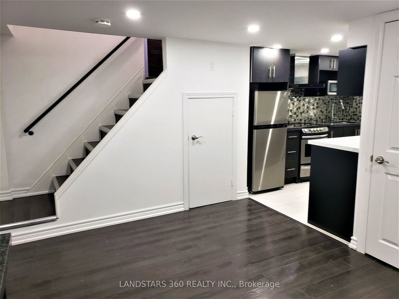 Lower - 88 Harris Ave, Toronto, M4C 1P6 | Image 3