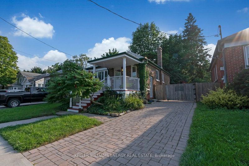 804 Byron St S, Whitby, L1N 4R8 | Image 2