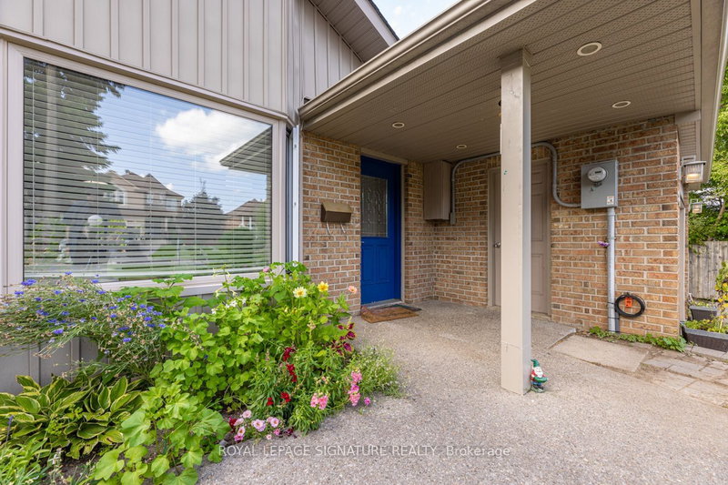 878 Strouds Lane, Pickering, L1V 1H2 | Image 2