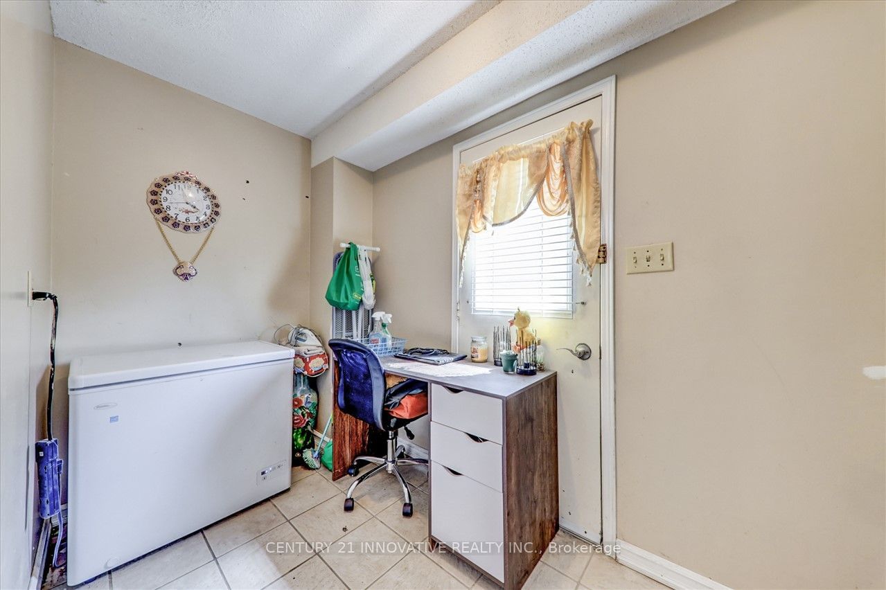 Listing Image 17