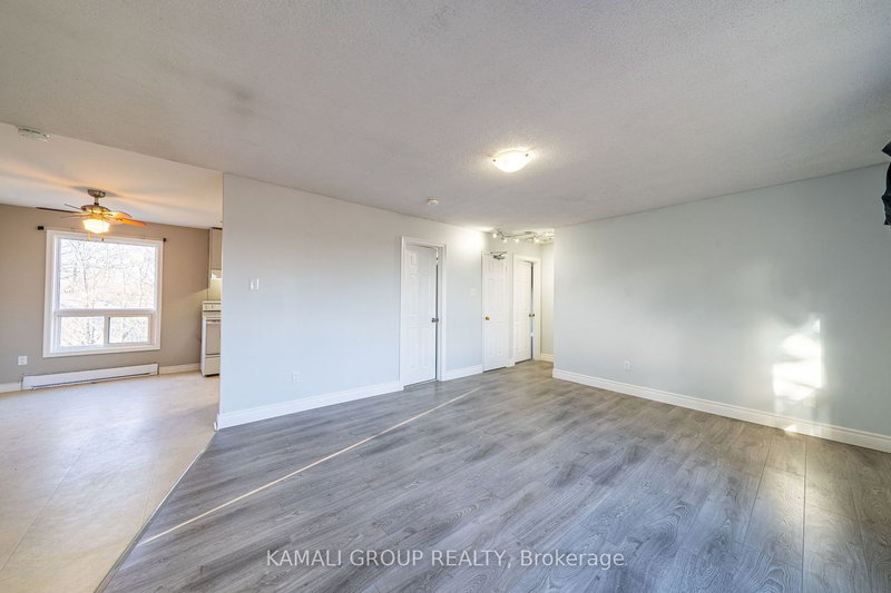 Upper - 380 Phillip Murray Ave, Oshawa, L1J 1H3 | Image 2