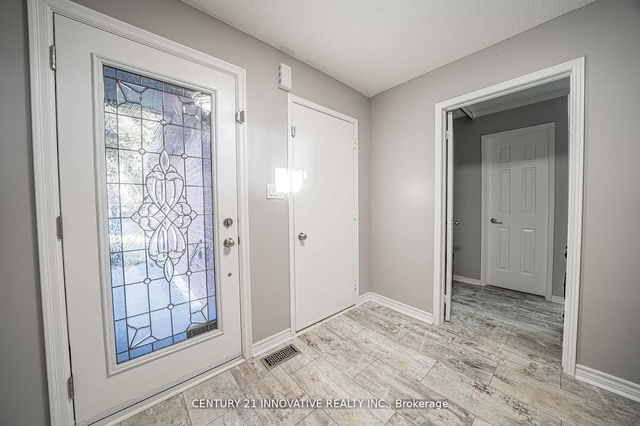 896 Lavis Court