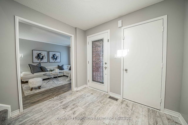 896 Lavis Court