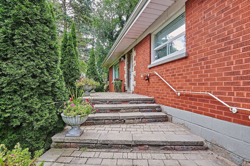 16 West Hill Dr, Toronto, M1E 3T5 | Image 3