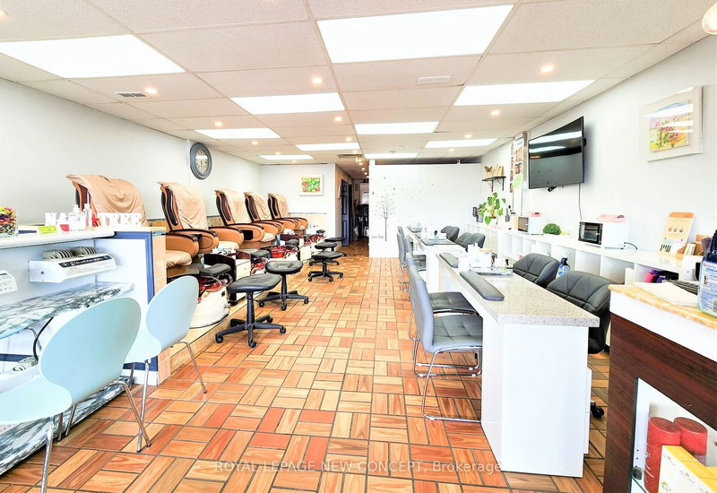 3A - 650 King St E, Oshawa, L1H 1G5 | Image 3