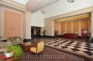 2505 - 11 Lee Centre Drive