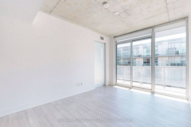 915 - 30 Baseball Pl, Toronto, M4M 0E8 | Image 2