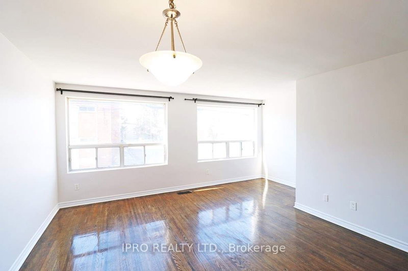 1237E Woodbine Ave, Toronto, M4C 4E5 | Image 3