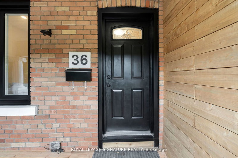 Upper - 36 Tennis Cres, Toronto, M4K 1J3 | Image 3