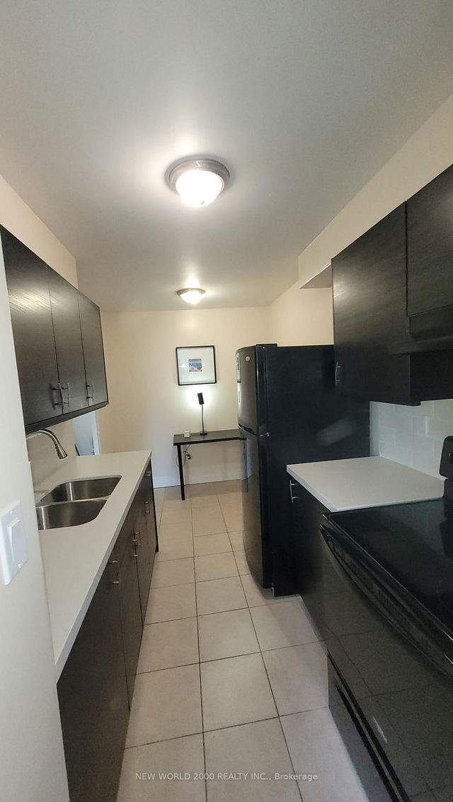 408 - 3 Massey Square