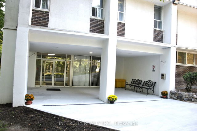 505 - 2245 Eglinton Avenue