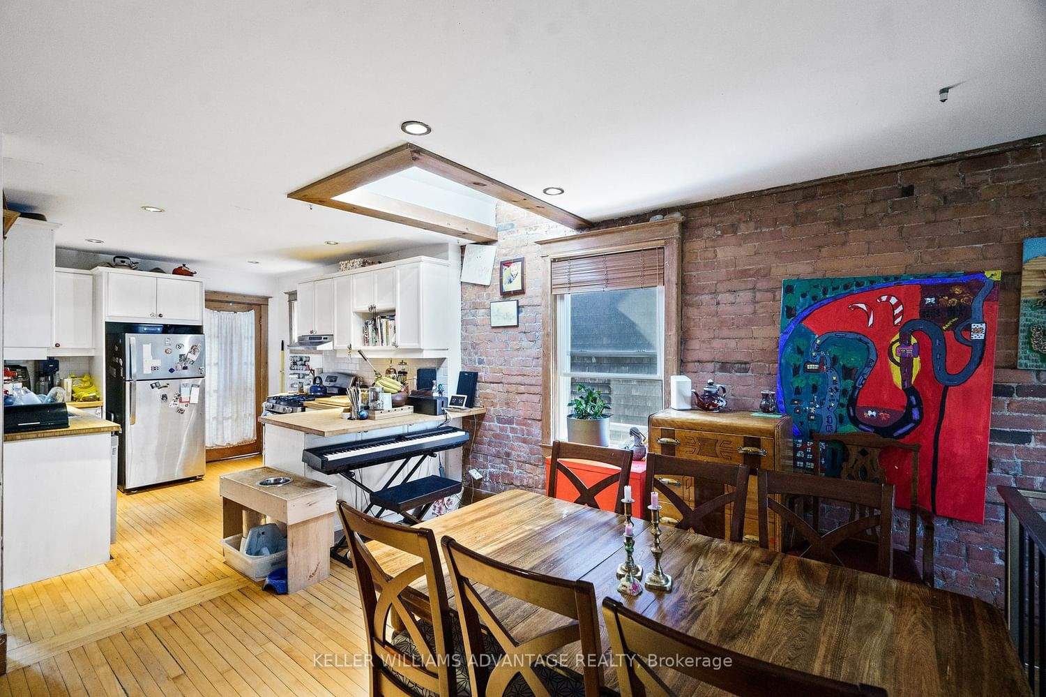 Listing Image 3