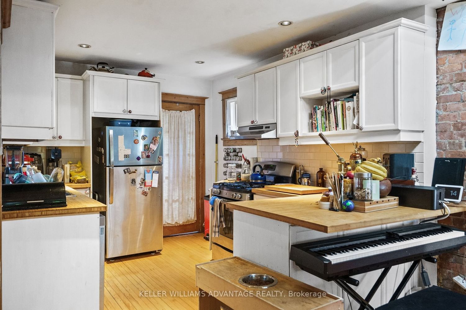 Listing Image 6