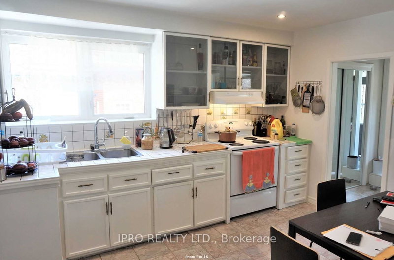 812 Kennedy Rd, Toronto, M1K 2C8 | Image 3