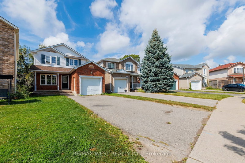 1885 Dalhousie Cres, Oshawa, L1G 8C4 | Image 2