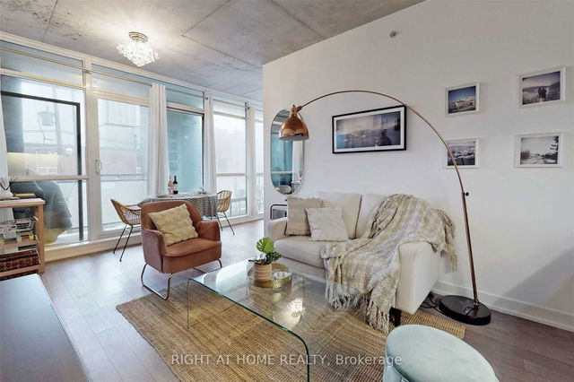 220 - 1190 Dundas Street