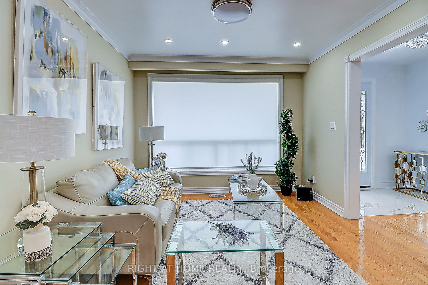 Listing Image 0