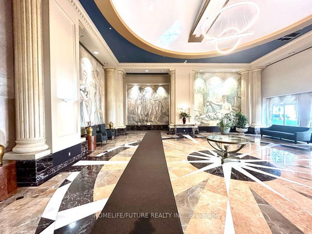 812 - 18 Lee Centre Drive