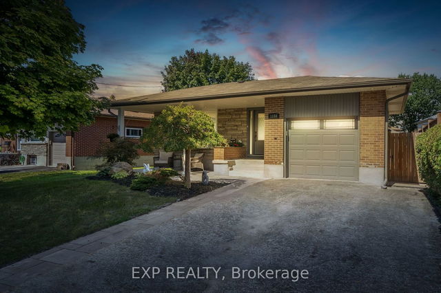1158 Wakefield Crescent
