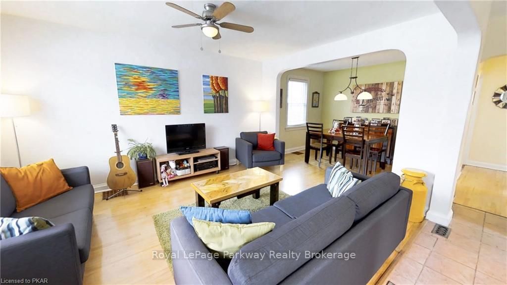 Listing Image 7