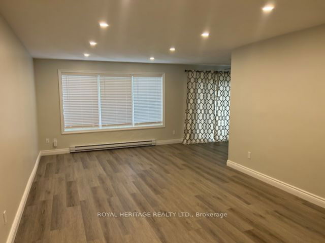 3 - 114 Orchard View Boulevard