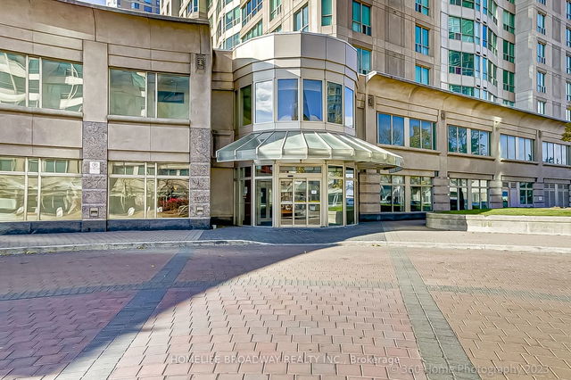 1807 - 18 Lee Centre Drive