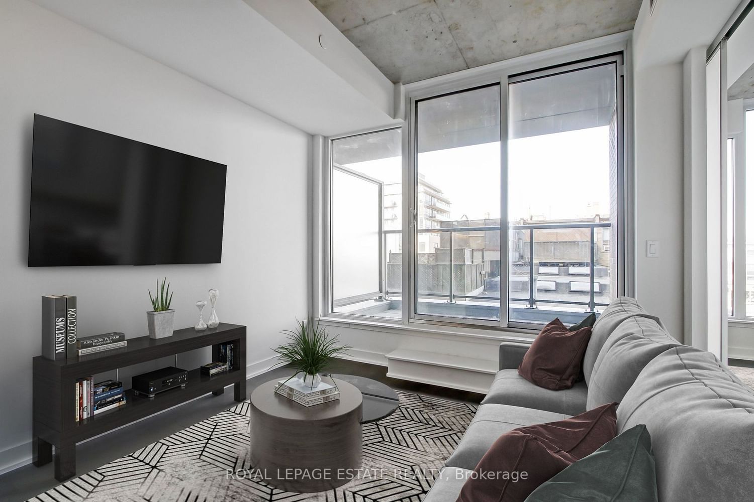 Listing Image 7