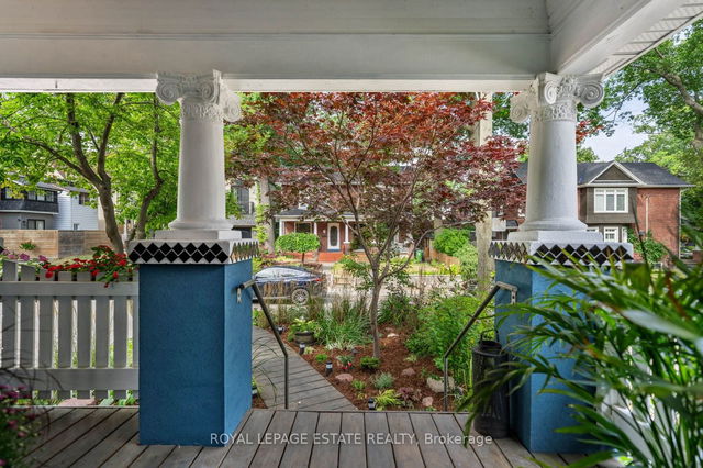 33 Pine Avenue
