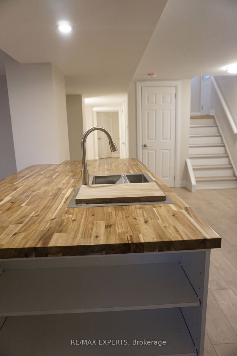 Lower - 77 Cromwell Ave, Oshawa, L1J 4T5 | Image 2