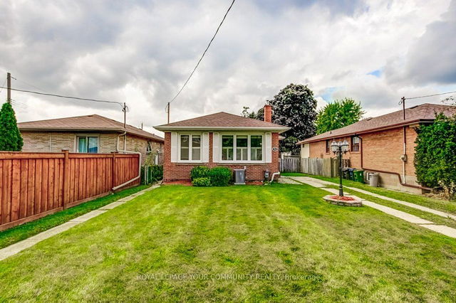 52 Budea Crescent
