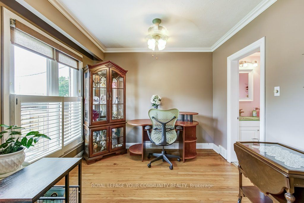 Listing Image 11