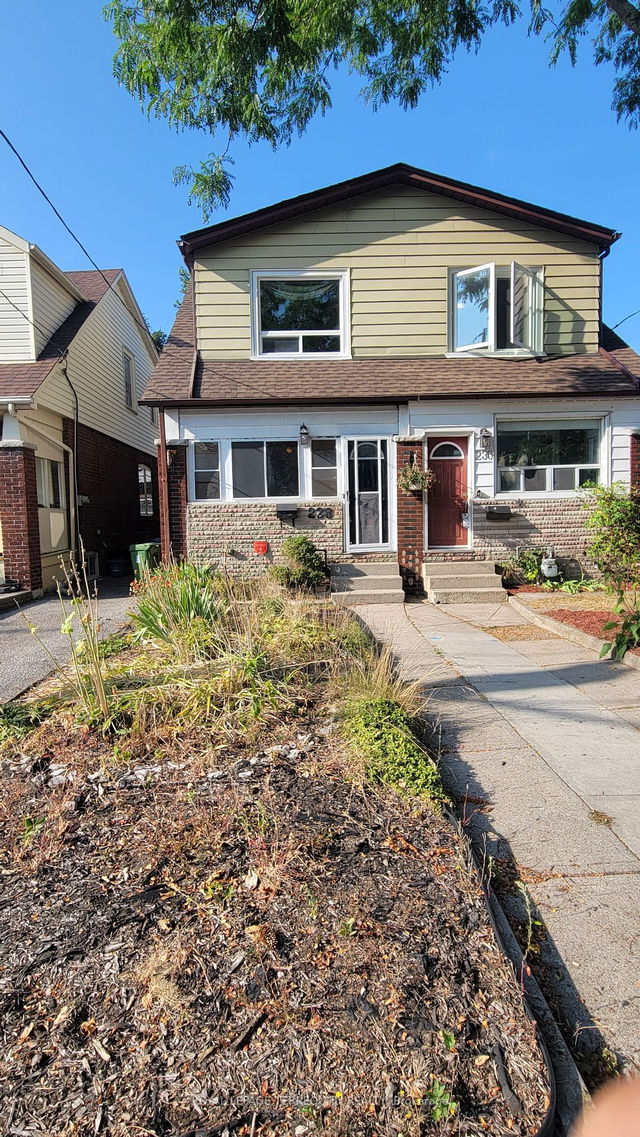 228 Queensdale Avenue