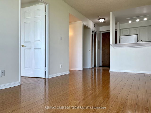 708 - 11 Lee Centre Drive