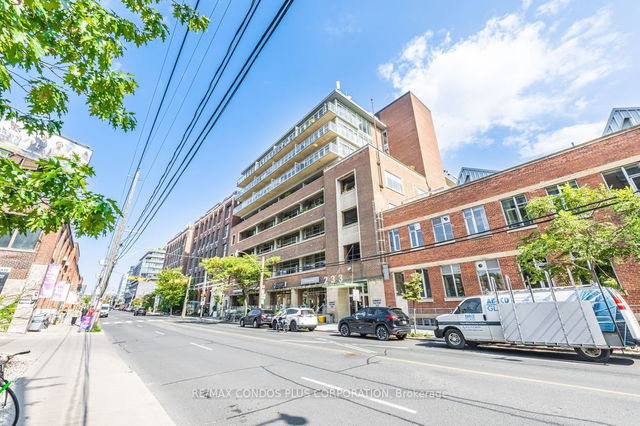 807 - 233 Carlaw Avenue