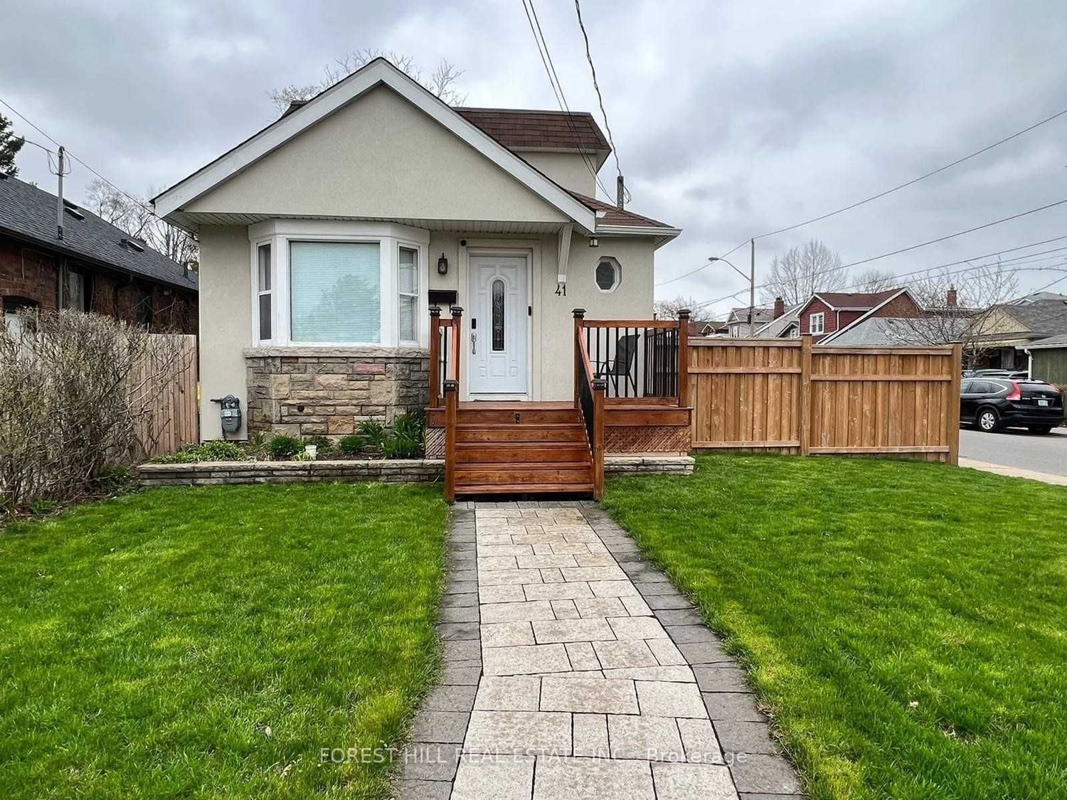 Detached House leased at 41 Binswood Avenue, Toronto, East York, M4C 3N6 - MLS: E7023188