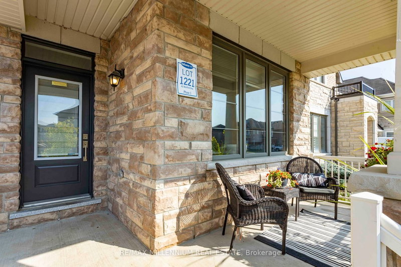 43 Westfield Dr W, Whitby, L1P 1Y5 | Image 2