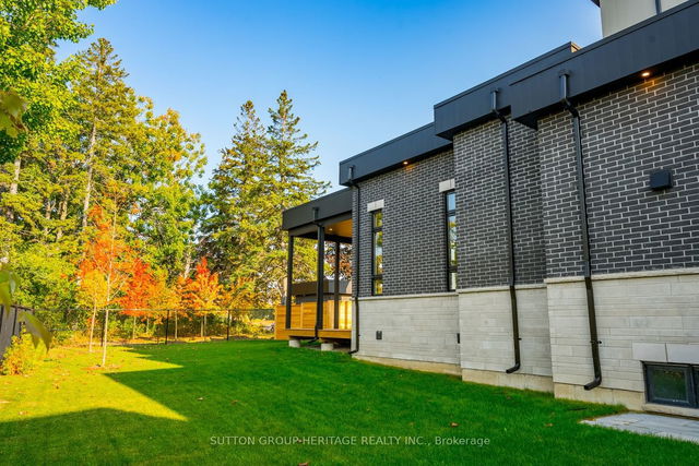2 - 520 Rossland Road