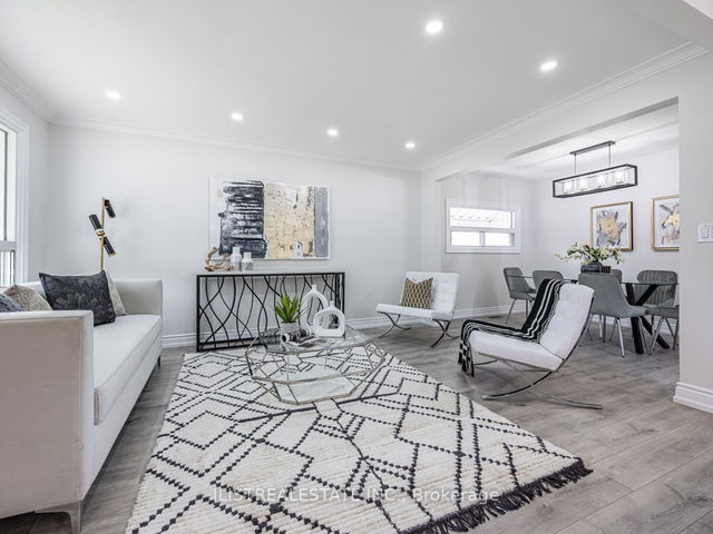 20 Porter Crescent