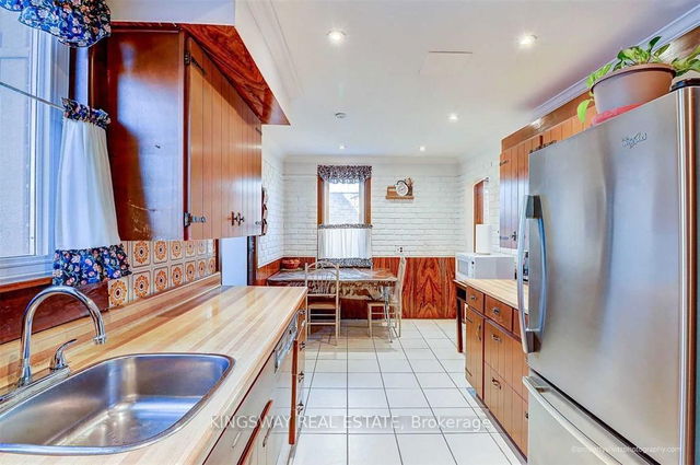 21 Eastgate Crescent