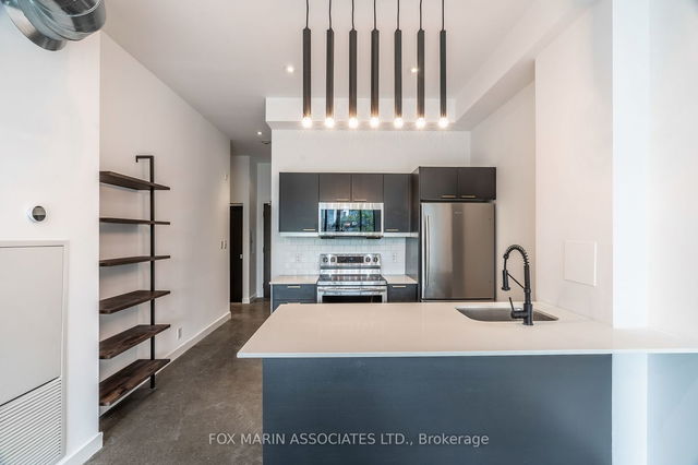 207 - 625 Queen Street