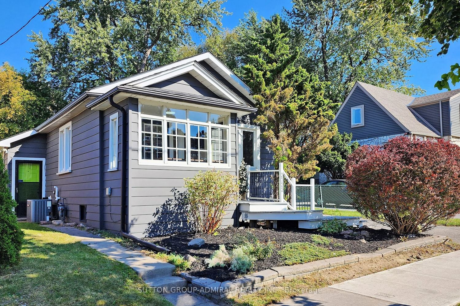 Detached House sold at 3722 St Clair Avenue, Toronto, Cliffcrest, M1M 1T6 - MLS: E7032796