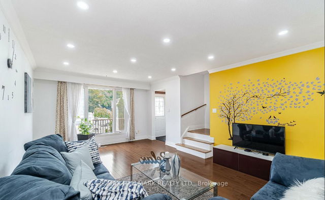 UPPER - 194 Barkley Crescent
