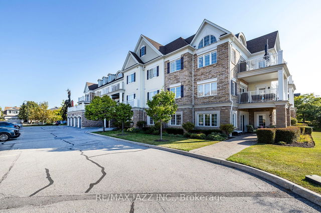 304 - 385 Lakebreeze Drive